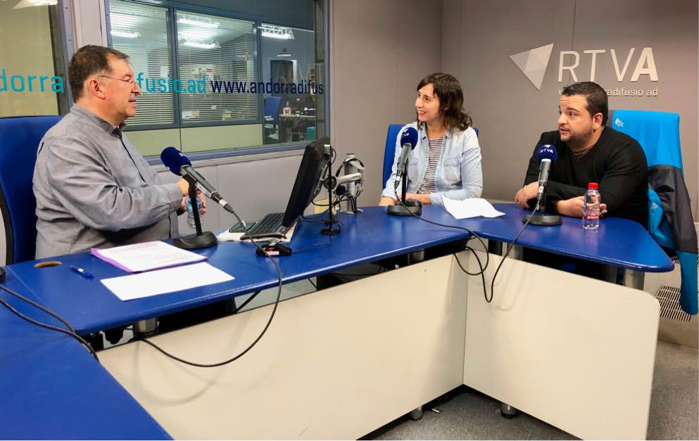El café del Ara i aquí amb David Cusidó i Meri Sánchez