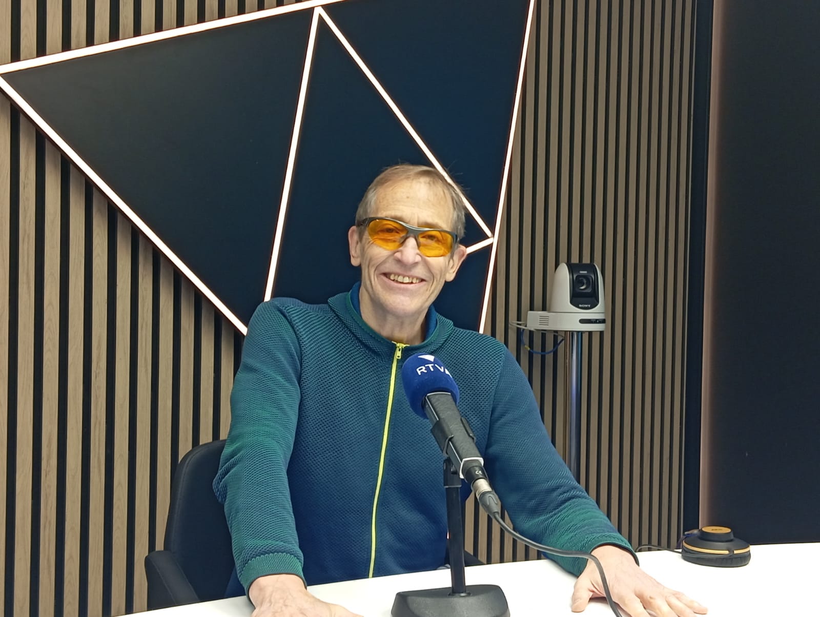 Avui fem el cafè amb la llegenda del bàsquet José Luis Llorente
