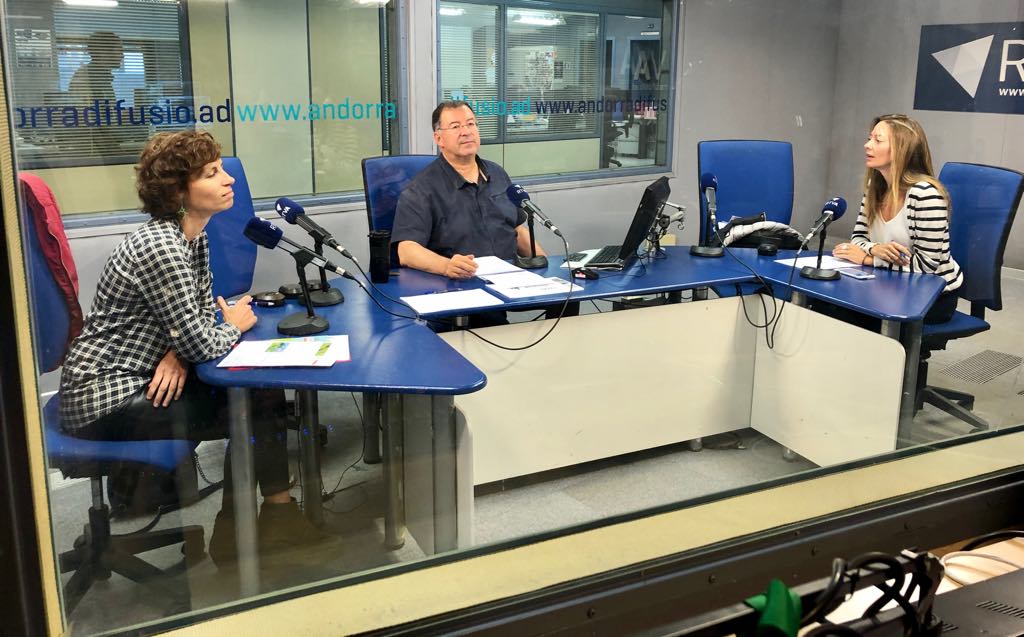 El cafè de l'Ara i Aquí amb Helena Mas i Cristina Vilanova